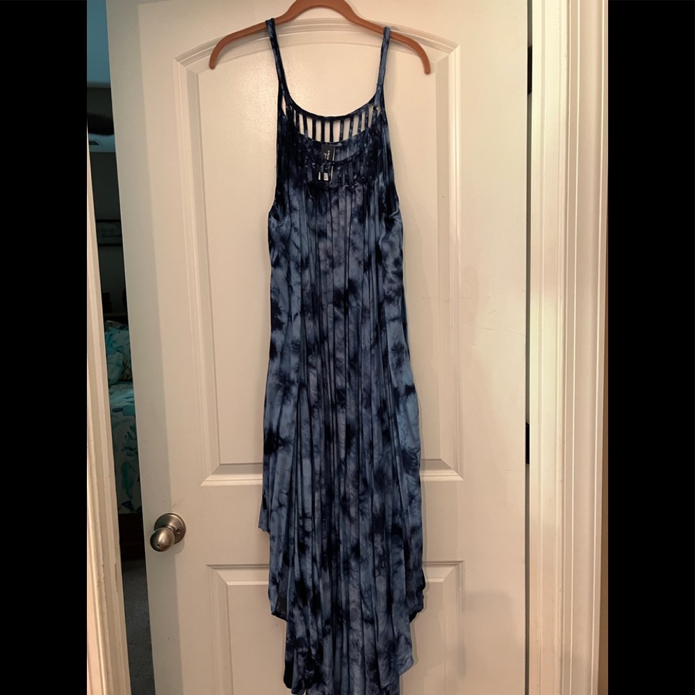 Dress for hanging out, beach??